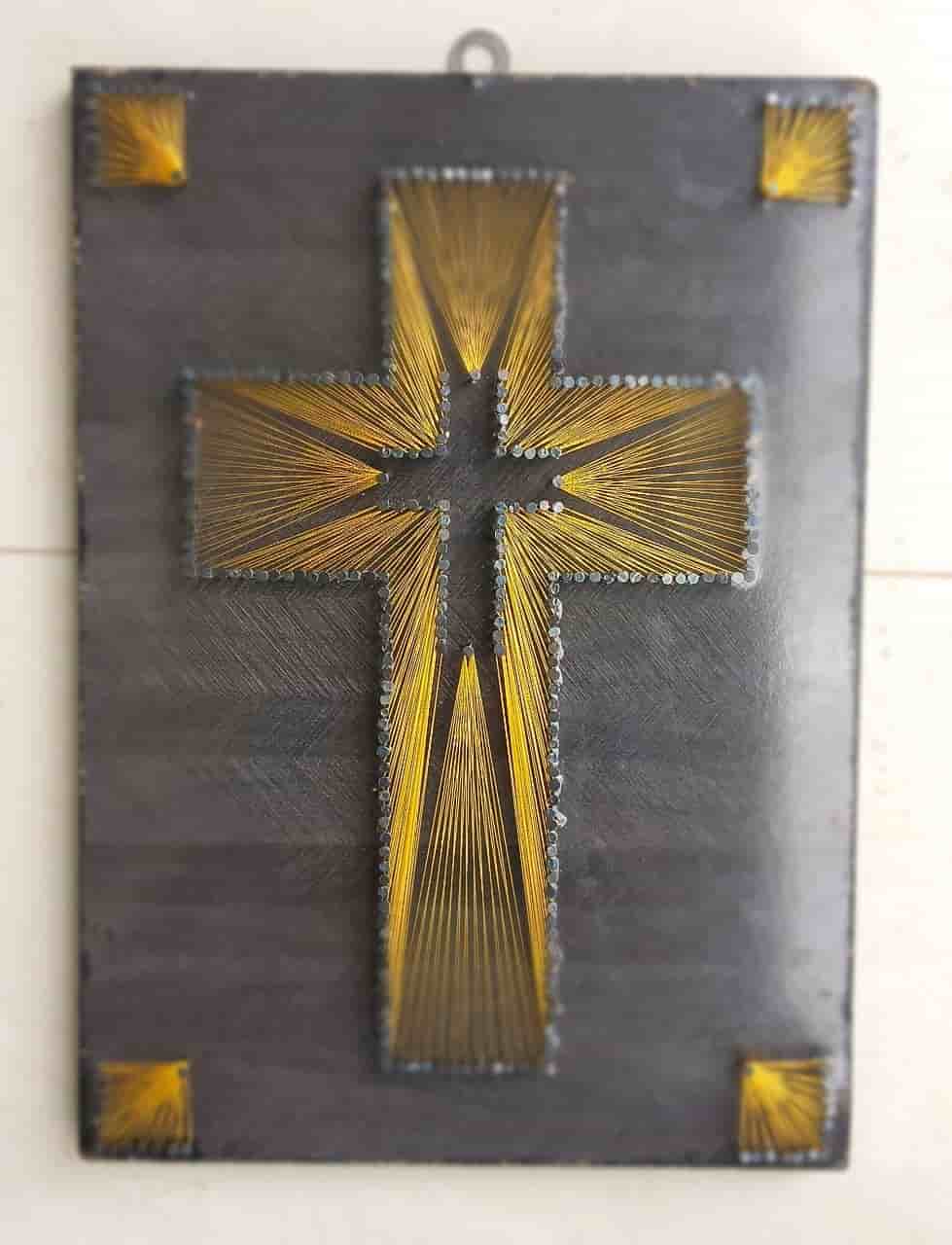 cross string art